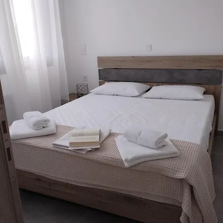 Emvasis Νέα Κορώνη